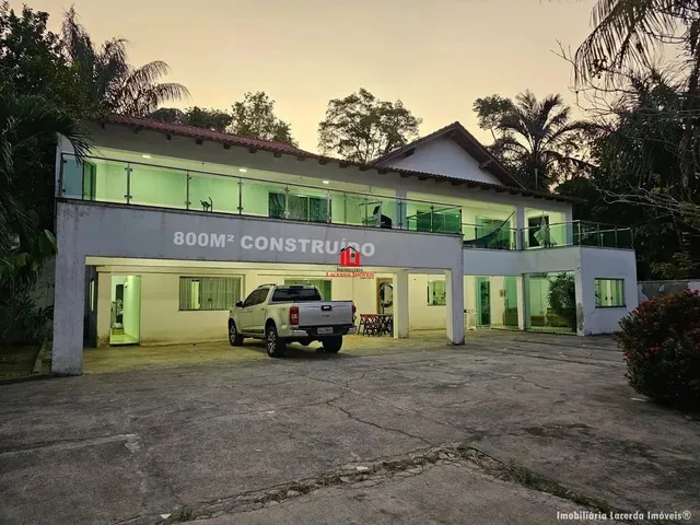 Imagem: A casa em condomínio possui 5 Dormitórios, 4 Suítes, 1
