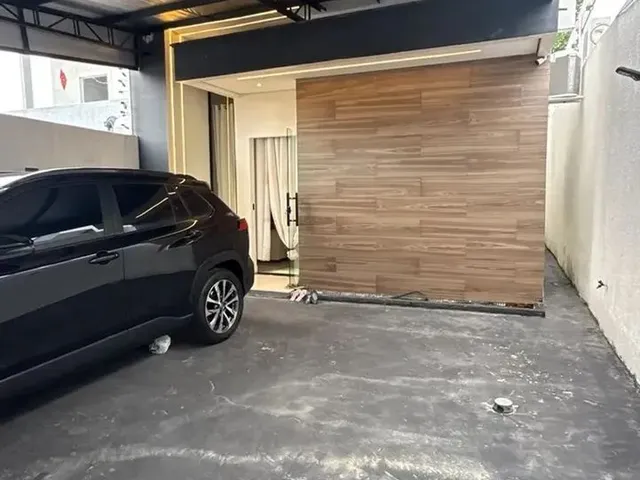 Imagem: A casa possui 3 Dormitórios, 1 Suíte, 2 Banheiros, 2