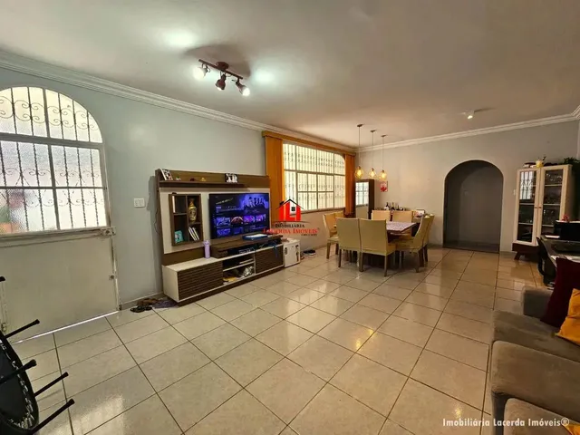 Imagem 1: Casa Térrea com 3 Qts (1 Suíte) no Adrianópolis/ Piscina com Cascata/ 3 Vagas