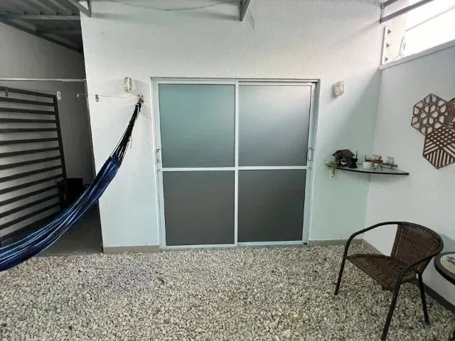 Imagem 5: Casa com Dois Quartos Sendo Um Suíte - 74M² - Flores