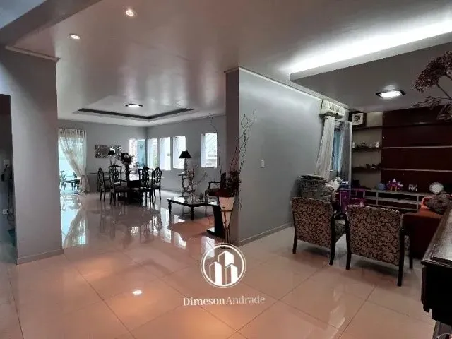 Imagem 14: Casa Duplex de 291 M², 4 Quartos, Climatizada e com Modulados no Cond. Residencial