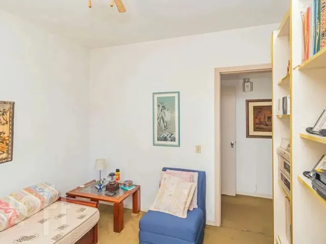 Imagem 12: Apartamento À Venda em Moinhos de Vento com 101 M², 3 Quartos, 1 Suíte, 1 Vaga