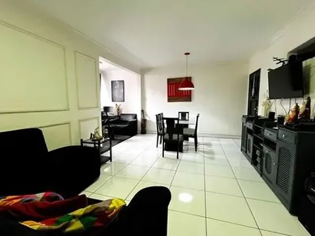 Imagem 2: Vendo Apartamento no Ed. Saint Etienne, Batista Campos, 3 Quartos, Excelente
