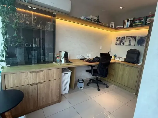 Imagem 6: Vendo Apto Mobilidado no Ed. Varandas do Marco, C/2 Quartos, Sendo 1 Suíte, Cozinha