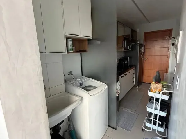 Imagem 12: Vendo Apto Mobilidado no Ed. Varandas do Marco, C/2 Quartos, Sendo 1 Suíte, Cozinha