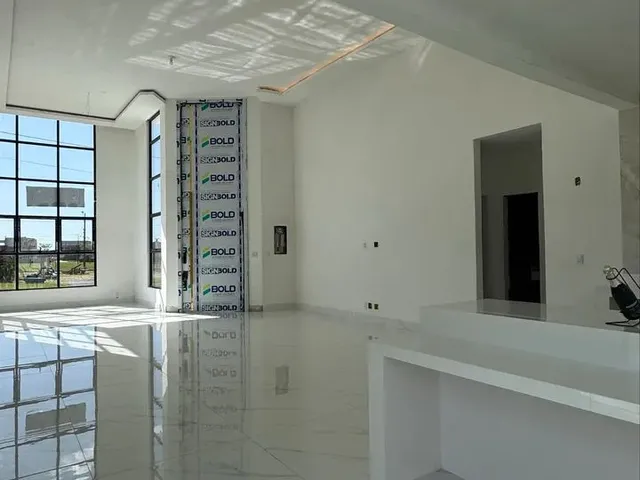 Imagem: Casa Térrea Impecável no Cond. Alphaville