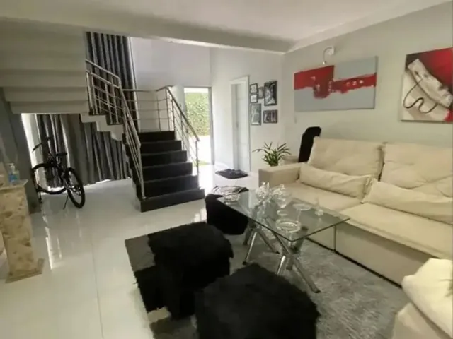Imagem: Casa Duplex no Cond. Cypress Garden R$ 1.200.000,00