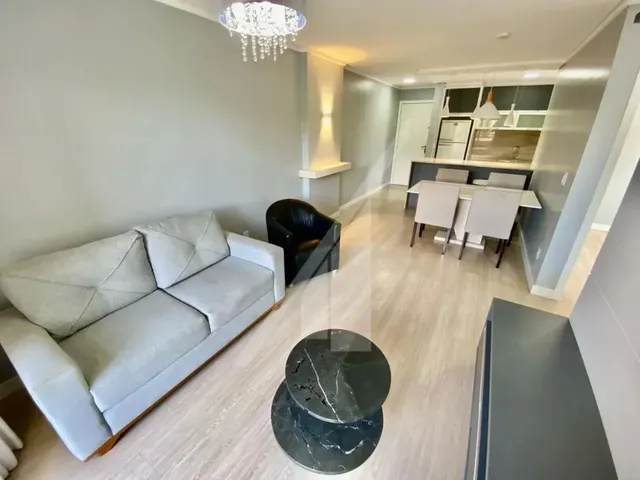 Imagem 14: Lindo Apartamento Mobiliado com Sala de Visita e Sala de Jantar, Ambas Integradas com Saca