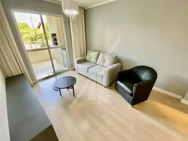 Imagem 2: Lindo Apartamento Mobiliado com Sala de Visita e Sala de Jantar, Ambas Integradas com Saca