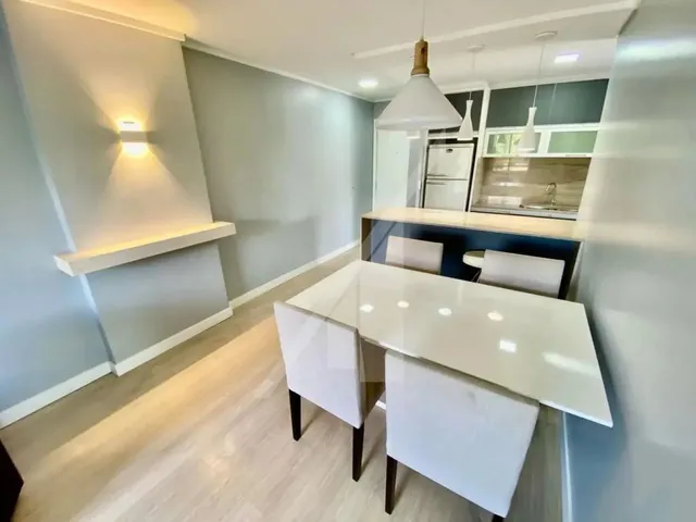 Imagem 13: Lindo Apartamento Mobiliado com Sala de Visita e Sala de Jantar, Ambas Integradas com Saca