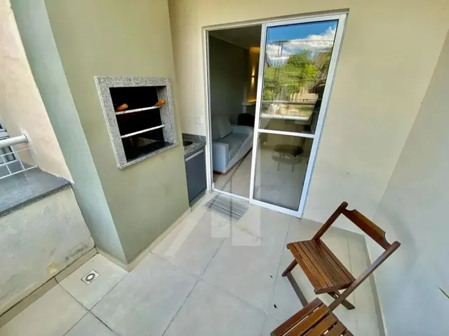 Imagem 3: Lindo Apartamento Mobiliado com Sala de Visita e Sala de Jantar, Ambas Integradas com Saca