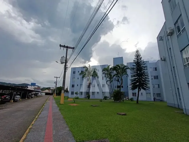 Imagem: O apartamento possui 2 Dormitórios, 1 Banheiro, 1 Vaga na