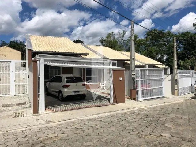 Imagem: Casa Geminada no Bairro Velha