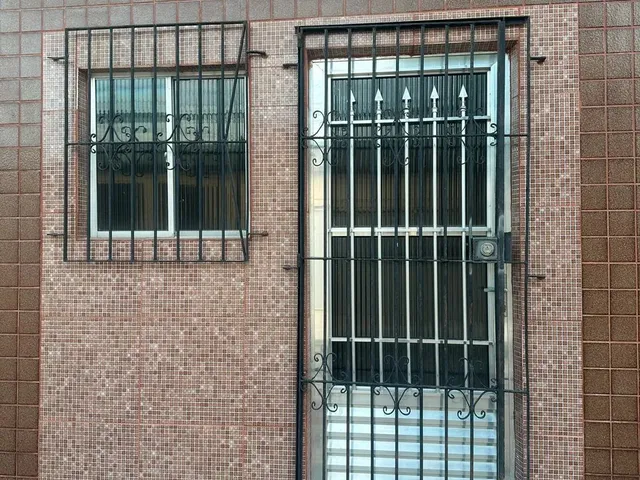 Imagem: A casa possui 2 Dormitórios, 1 Banheiro e está localizado
