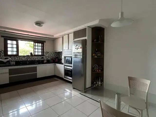 Imagem 2: Casa no Bairro Bondocongó- 200M², 4 Quartos, Espaço Gourmet, 2 Vagas, Projetada