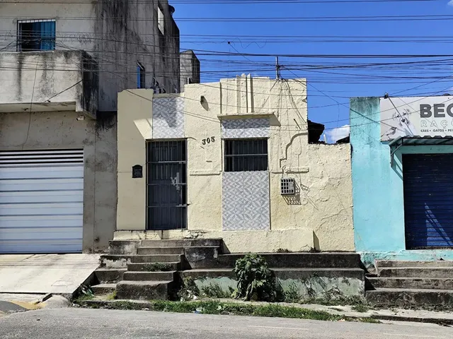 Imagem: Casa À Venda em Rua Pública, Monte Castelo