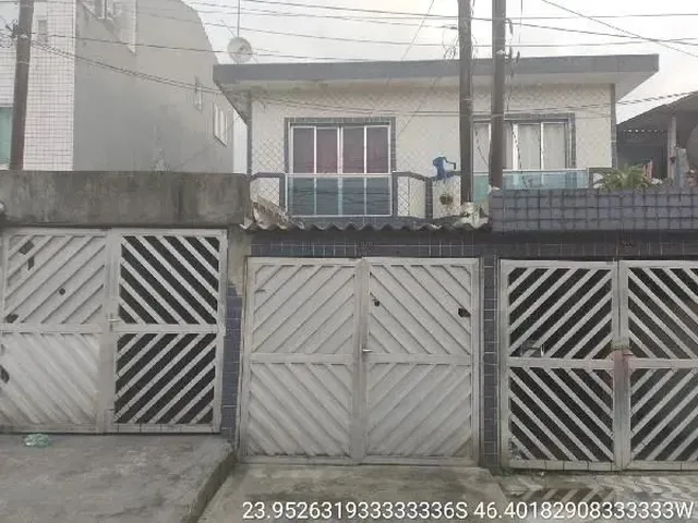 Imagem: A casa possui 3 Dormitórios, 1 Banheiro, 1 Vaga na