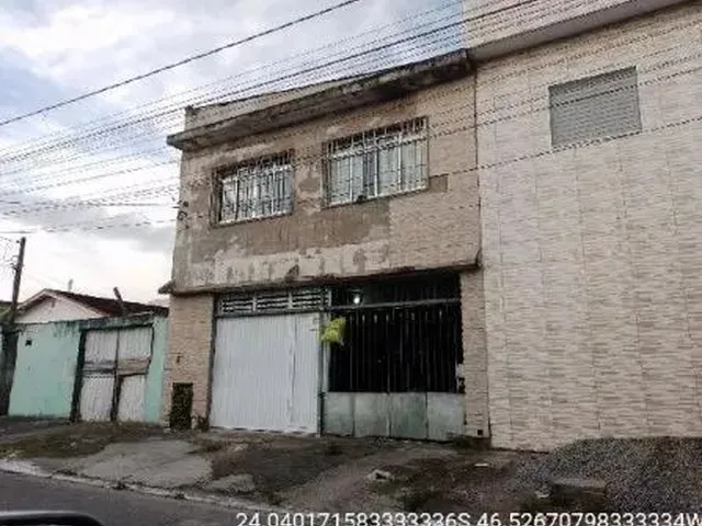 Imagem: A casa possui 3 Dormitórios, 2 Banheiros, 164m² de Área,
