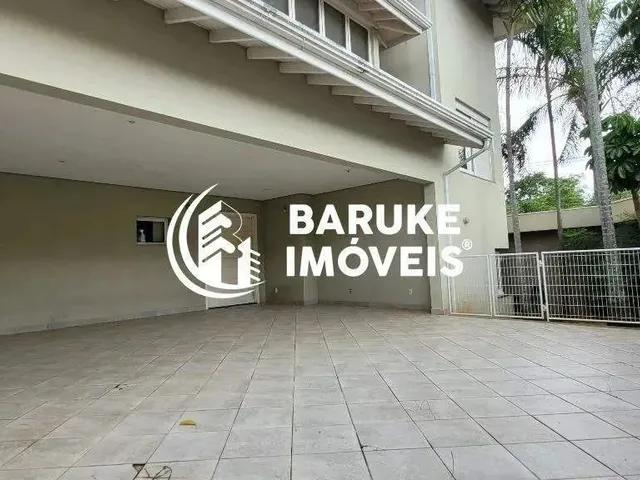 Imagem: A casa possui 5 Dormitórios, 2 Suítes, 5 Banheiros, 4