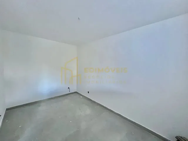 Imagem 14: Morada de Laranjeiras: Casa Ampla com 4 Quartos e Acabamento de Primeira!