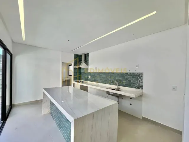 Imagem 2: Manguinhos: Casa Linear com Design Moderno e Ampla Área Social