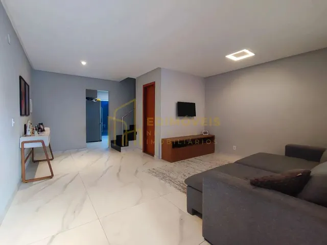Imagem: Casa com 3 Quartos e Quintal no Parque Residencial