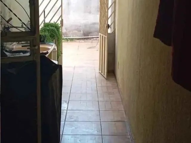 Imagem 2: Casa em Feu Rosa