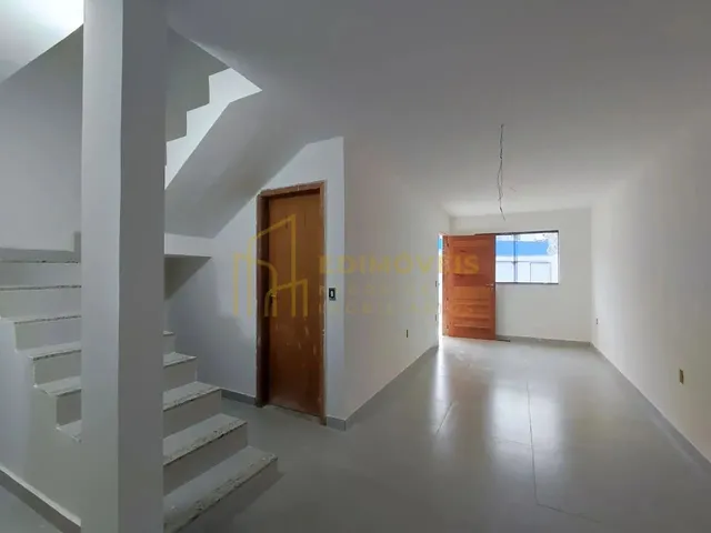 Imagem 2: Não Perca: Casa Duplex em Colina de Laranjeiras com Entrega Prevista para 2025!