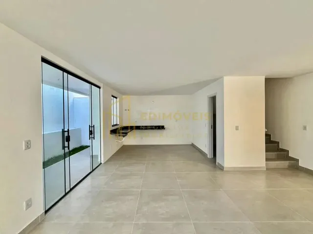 Imagem 8: Oportunidade Única em Manguinhos: Duplex com 4 Quartos e Acabamento Premium!