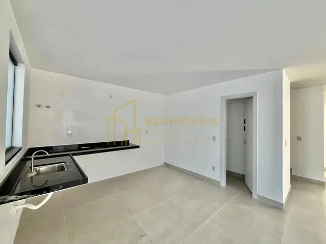 Imagem 2: Oportunidade Única em Manguinhos: Duplex com 4 Quartos e Acabamento Premium!