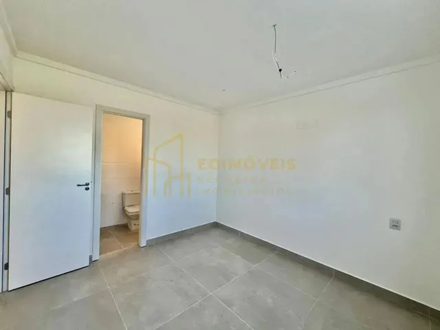 Imagem 15: Oportunidade Única em Manguinhos: Duplex com 4 Quartos e Acabamento Premium!