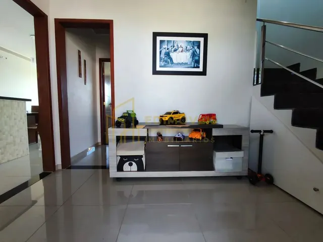 Imagem 2: Venha Conhecer: Casa Duplex com Estilo e Vista para o Mar em São Francisco!