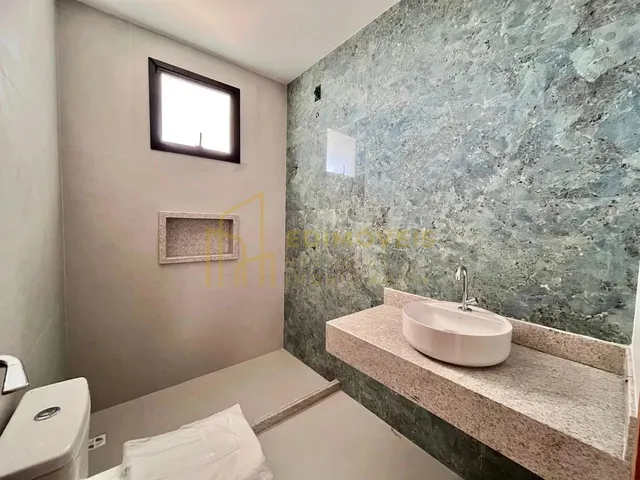 Imagem 9: Morada de Laranjeiras: Oportunidade para Viver com Estilo e Conforto!