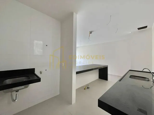 Imagem 11: Morada de Laranjeiras: Oportunidade para Viver com Estilo e Conforto!