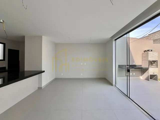 Imagem 8: Morada de Laranjeiras: Oportunidade para Viver com Estilo e Conforto!