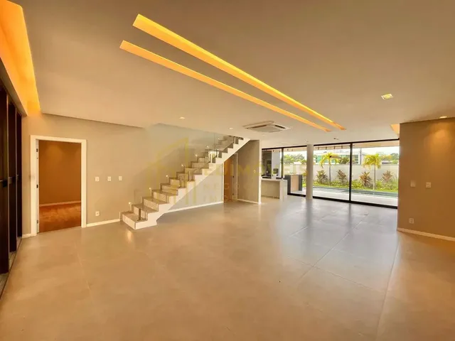 Imagem 13: Jacuhy: Casa Incrível com Piscina, Churrasqueira e Muito Espaço para Sua Família!