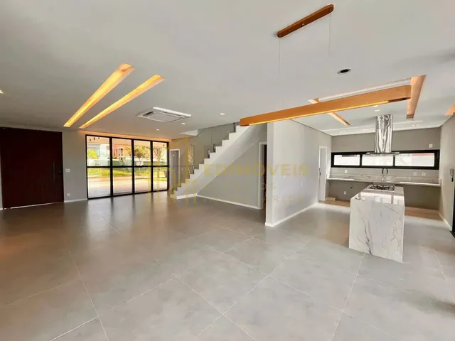 Imagem 7: Jacuhy: Casa Incrível com Piscina, Churrasqueira e Muito Espaço para Sua Família!