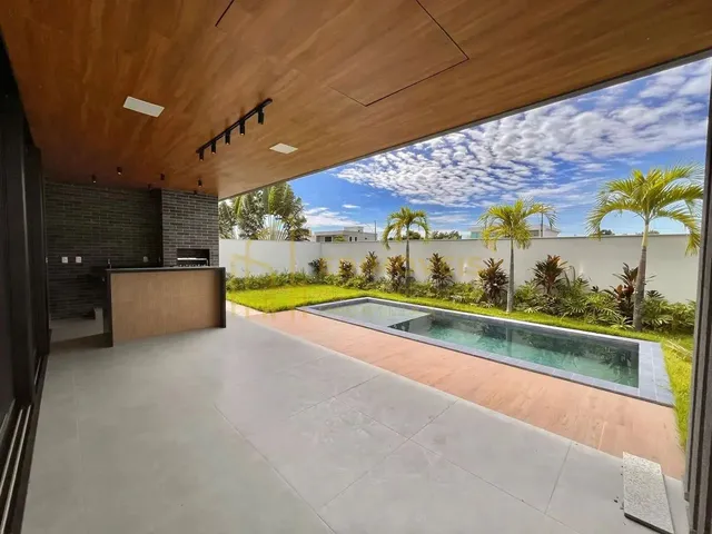 Imagem 3: Jacuhy: Casa Incrível com Piscina, Churrasqueira e Muito Espaço para Sua Família!