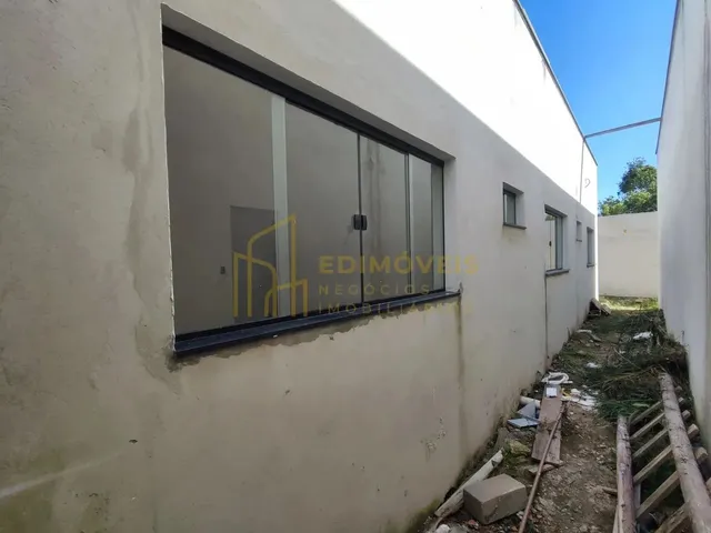 Imagem 2: Linda Casa com 3 Quartos e Pé-Direito Duplo em São Francisco, Serra/Es