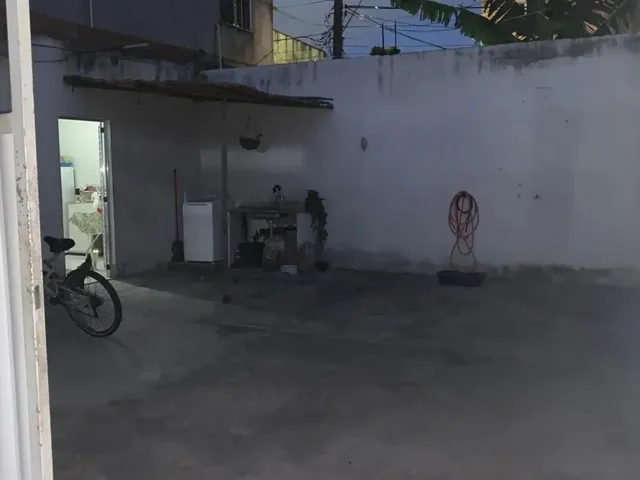 Imagem: A casa possui 1 Dormitório, 1 Banheiro, 2 Vagas na garagem