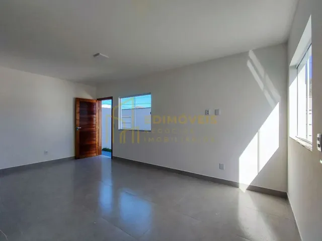 Imagem 8: Oportunidade Única: Casa Duplex com 2 Suítes no São Francisco Pronta para Morar!