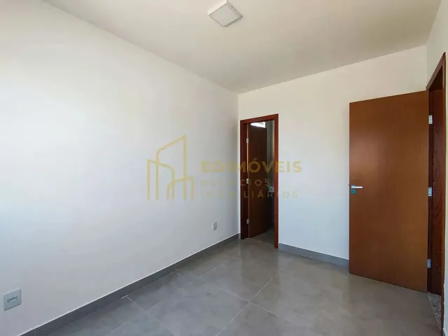 Imagem 7: Oportunidade Única: Casa Duplex com 2 Suítes no São Francisco Pronta para Morar!