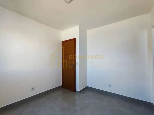 Imagem 2: Oportunidade Única: Casa Duplex com 2 Suítes no São Francisco Pronta para Morar!