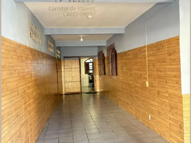 Imagem 2: Casa À Venda em Parque Jacaraipe com 3 Quartos e Um Aplo Quintal