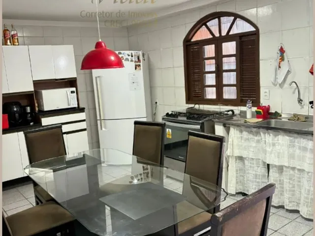 Imagem 12: Casa À Venda em Parque Jacaraipe com 3 Quartos e Um Aplo Quintal