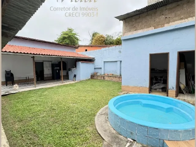Imagem 3: Casa À Venda em Parque Jacaraipe com 3 Quartos e Um Aplo Quintal