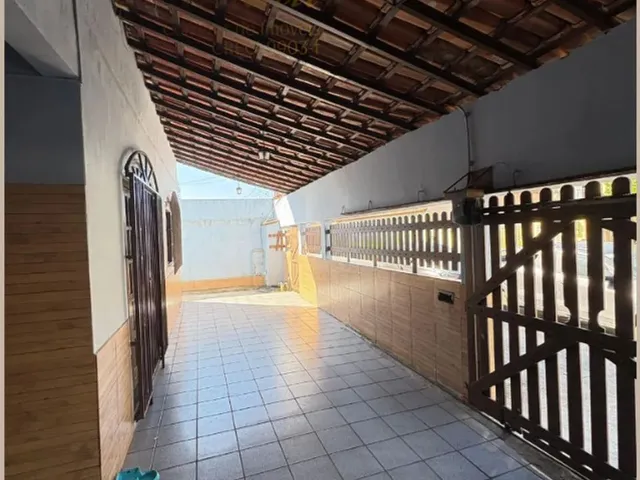 Imagem 9: Casa À Venda em Parque Jacaraipe com 3 Quartos e Um Aplo Quintal