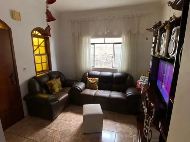 Imagem: Casa com 3 Quartos, Suíte e Amplo Quintal