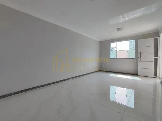 Imagem 2: Oportunidade Única: Casa Reformada em Morada de Laranjeiras com Quintal e Escritório!