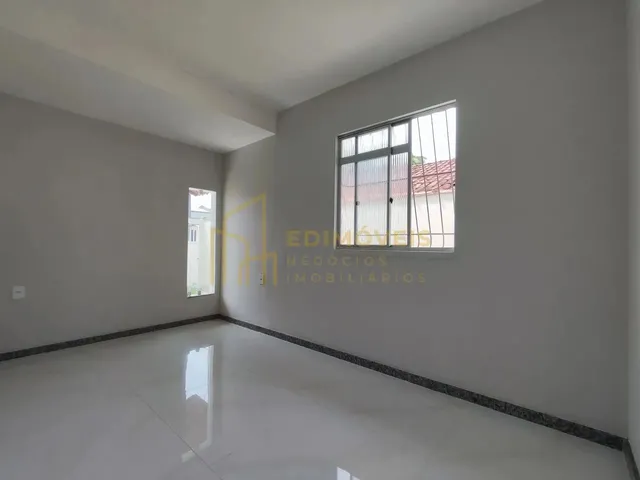 Imagem 6: Oportunidade Única: Casa Reformada em Morada de Laranjeiras com Quintal e Escritório!